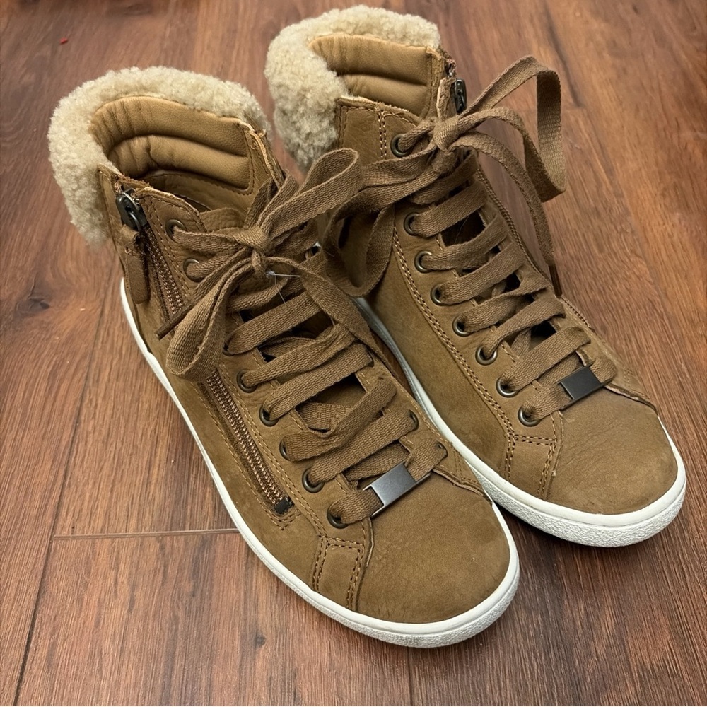 VGUC | UGG Women's Chestnut Leather High-Top Sneakers 1019716 - Picture 3 of 12